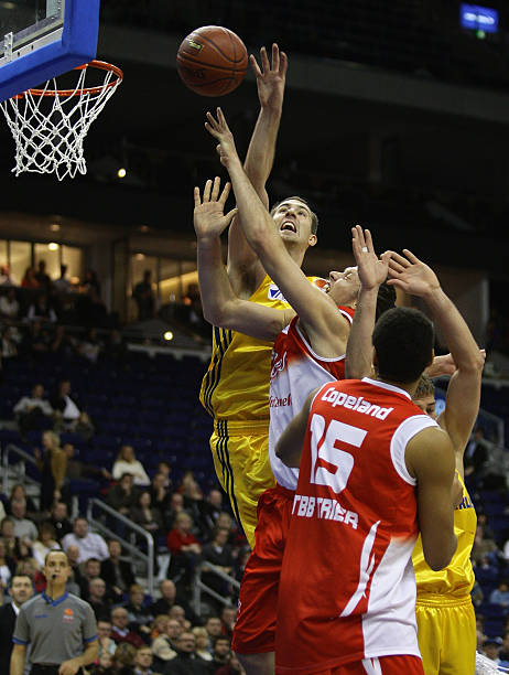 发了球迷与 发了球迷与